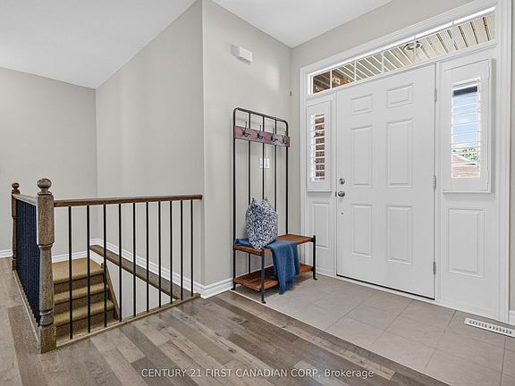 3rd image of 3183 Pincombe Dr