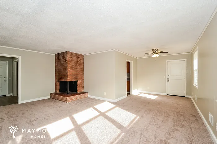 3 bed, 2.0 bath, 1346 sqft, $1,825 — Photo 3