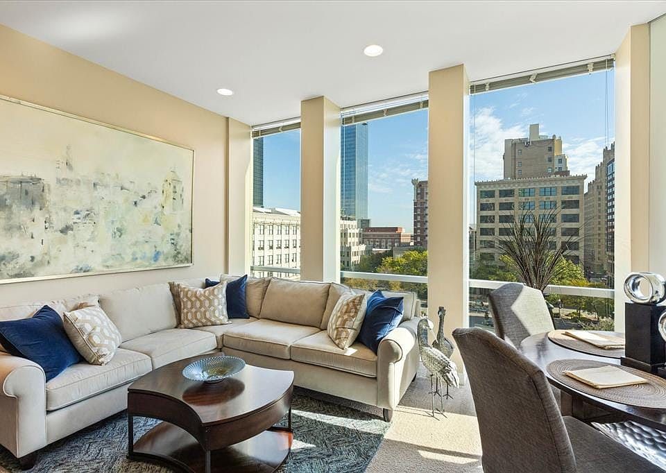 1st image of 500 Throckmorton St APT 612