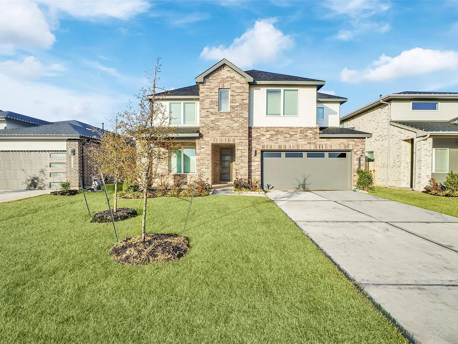 4 bed, 3.5 bath, 3317 sqft, $3,000 — Photo 1