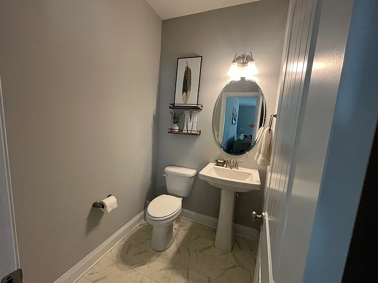 152 Hanover Ct — Photo 13