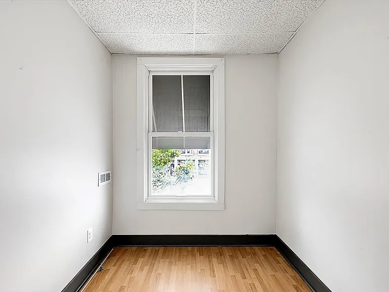 113 S Saginaw St #A — Photo 10