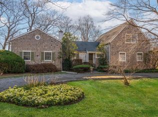 60 Cove Rd, Huntington, NY 11743