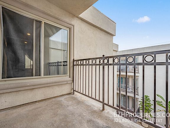 5th image of 141 S Clark Dr #412A