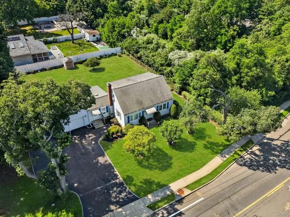 1547 Walt Whitman Road, Melville, NY 11747