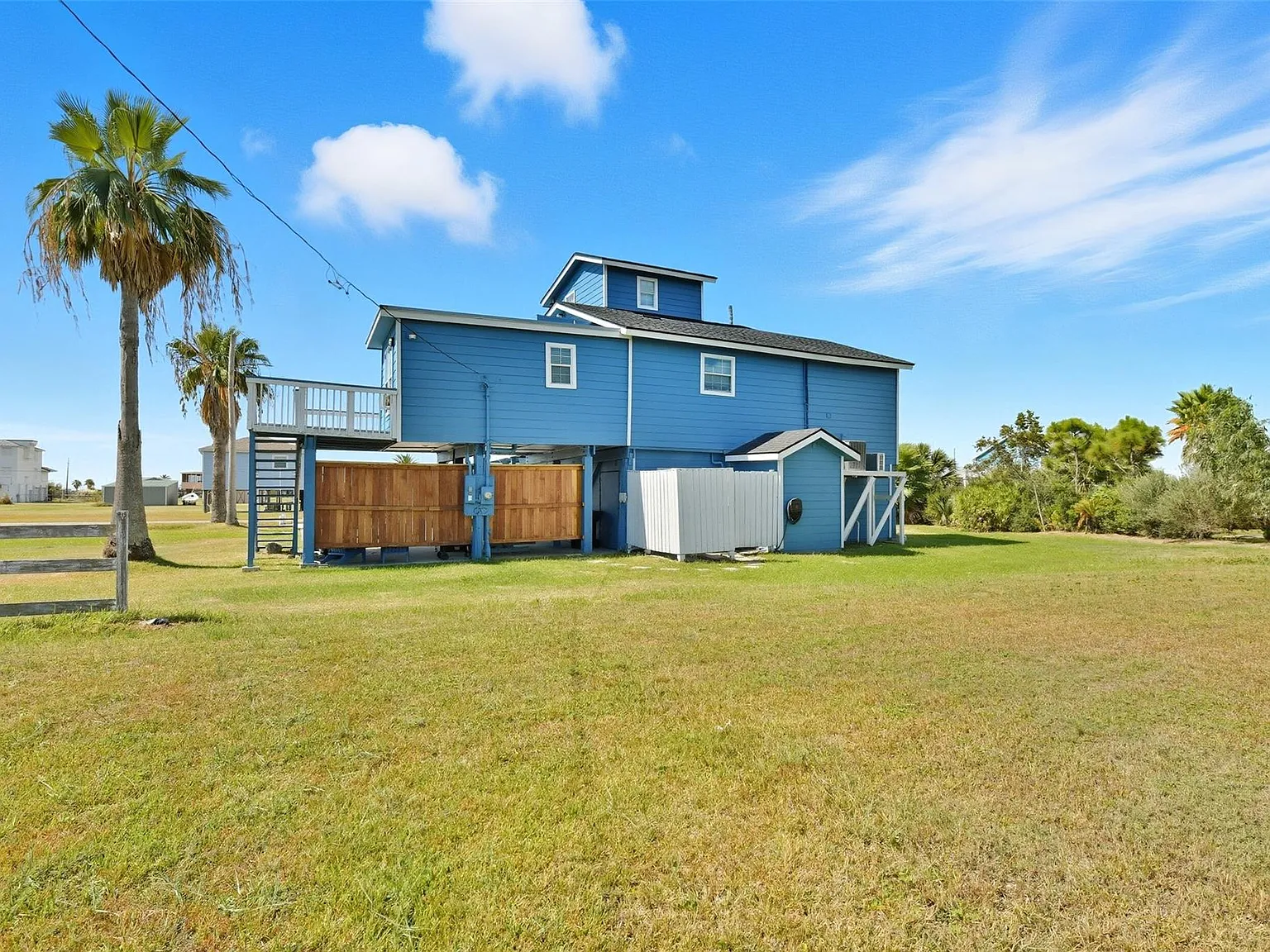 3 bed, 3.0 bath, 1417 sqft, $3,200 — Photo 4