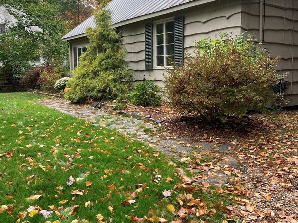 25 Sandstrom Rd