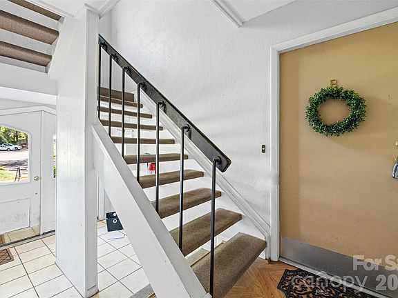 5th image of 2636 Park Rd APT B