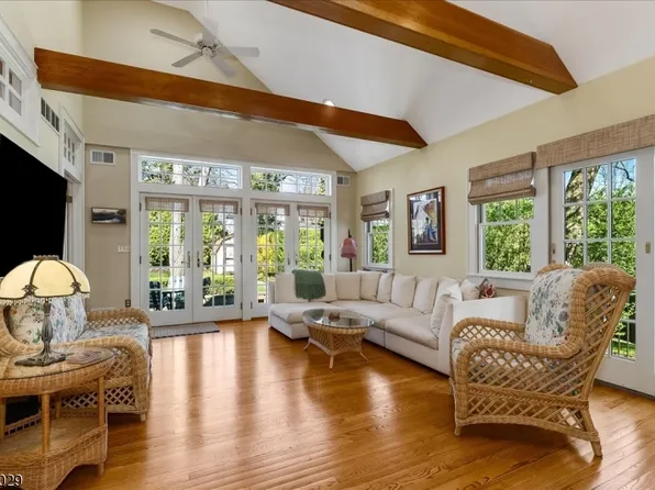 955 Summit Ave, Westfield Town, NJ 07090