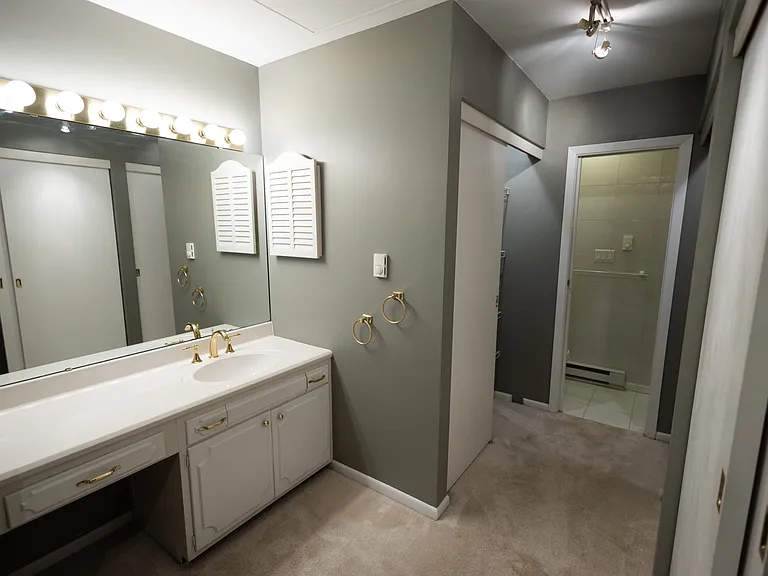 1211 Joliet Rd — Photo 9