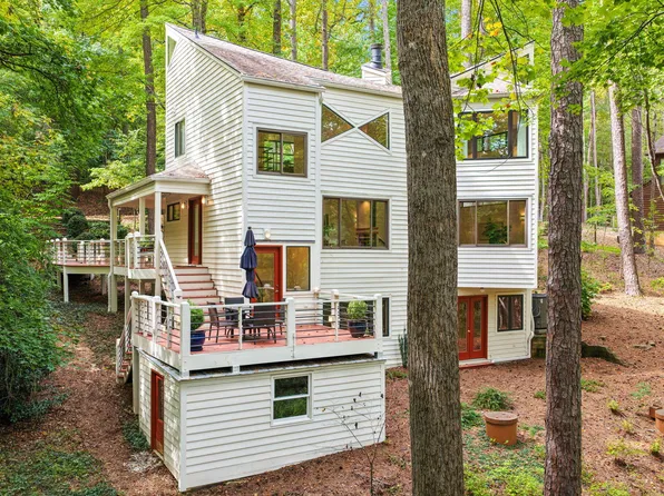 6426 Heartwood Dr, Chapel Hill, NC 27516