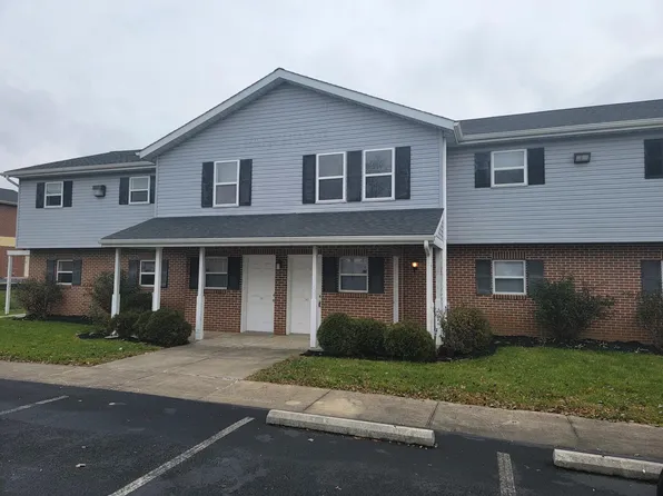 144 Greenland Dr, Lancaster, PA 17602