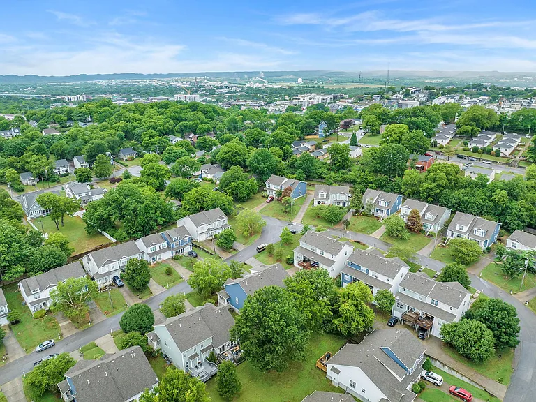 407 Normandy Cir — Photo 42