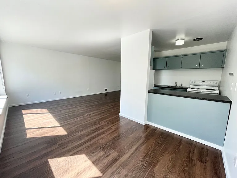 Bayview Apartments — Photo 61