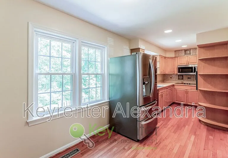8239 Doctor Craik Ct — Photo 10