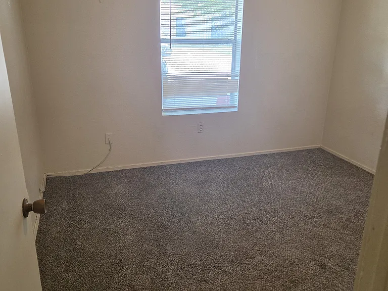 1703 Windsong Ln — Photo 4