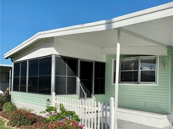 736 Knotty Pine CIR, NORTH FORT MYERS, FL 33917