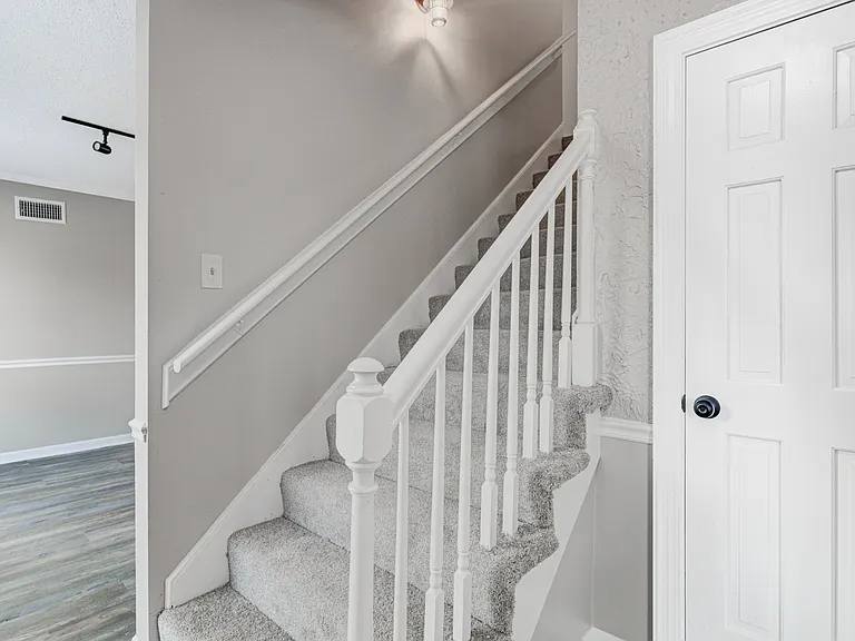 7801 Autumn Creek Dr — Photo 4