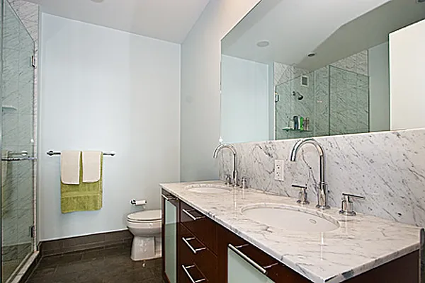 Sold by R New York | media 7