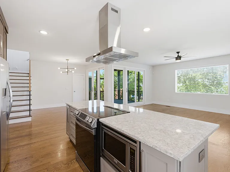 426 Patterson St — Photo 10
