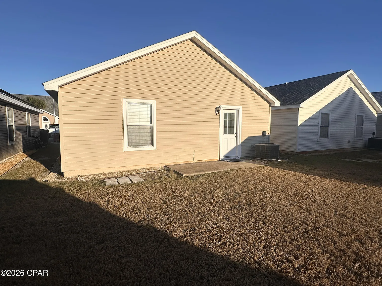 3 bed, 1225 sqft, $2,000 — Photo 4
