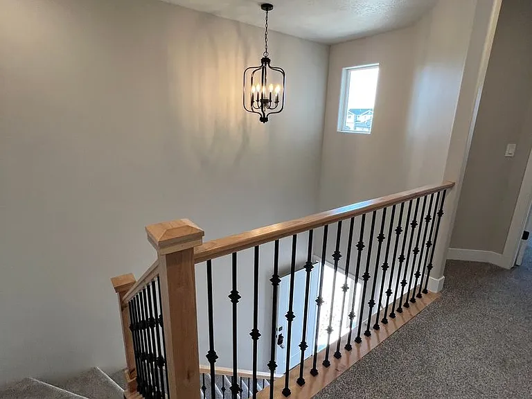 2656 N Clark Pkwy — Photo 9