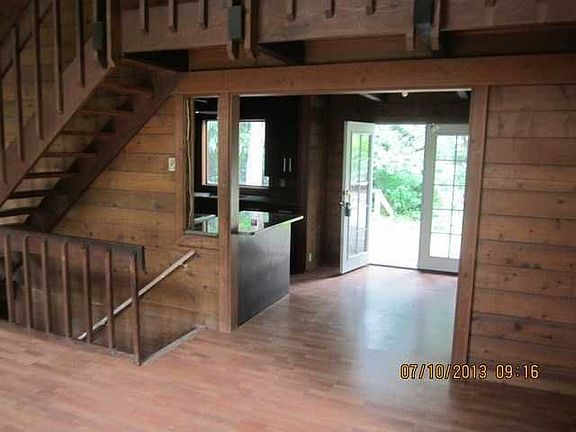 4th image of 8420 171st Ave E