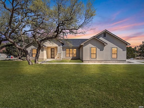 3rd image of 237 Toucan