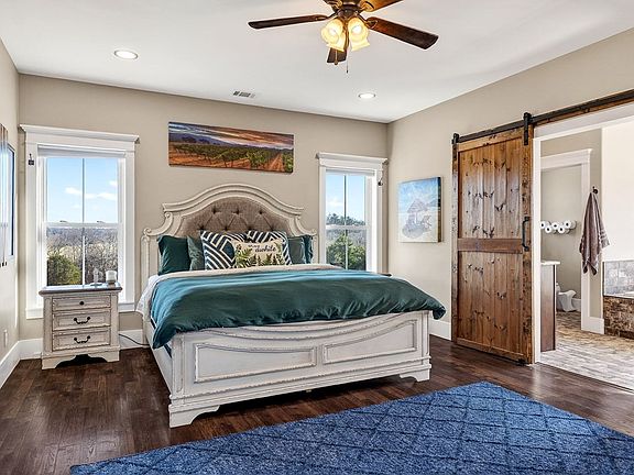 26th image of 3001 Tulip Ln