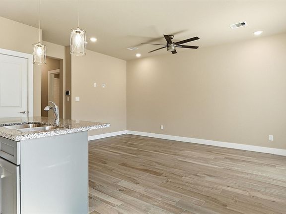 4th image of 4431 Knoxville St #A