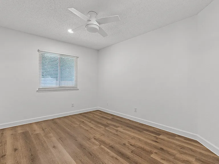 11550 Gun Fight Ln — Photo 21