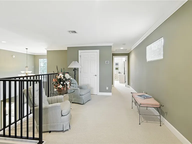 620 Bridgewater Ln SW — Photo 22