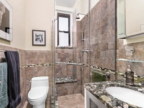 4th image of 529 W 111th St APT 33