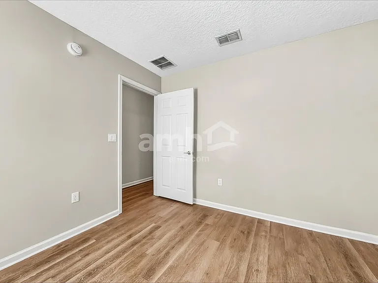 7244 Angela Dr — Photo 13