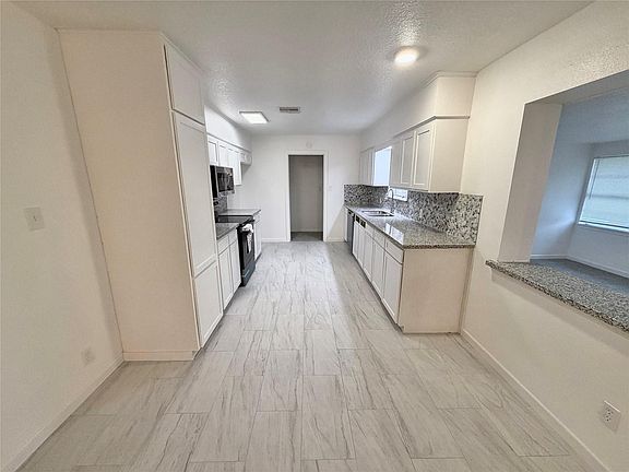 5th image of 316 Angle St