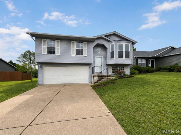 3261 Five Oaks Dr, Arnold, MO 63010