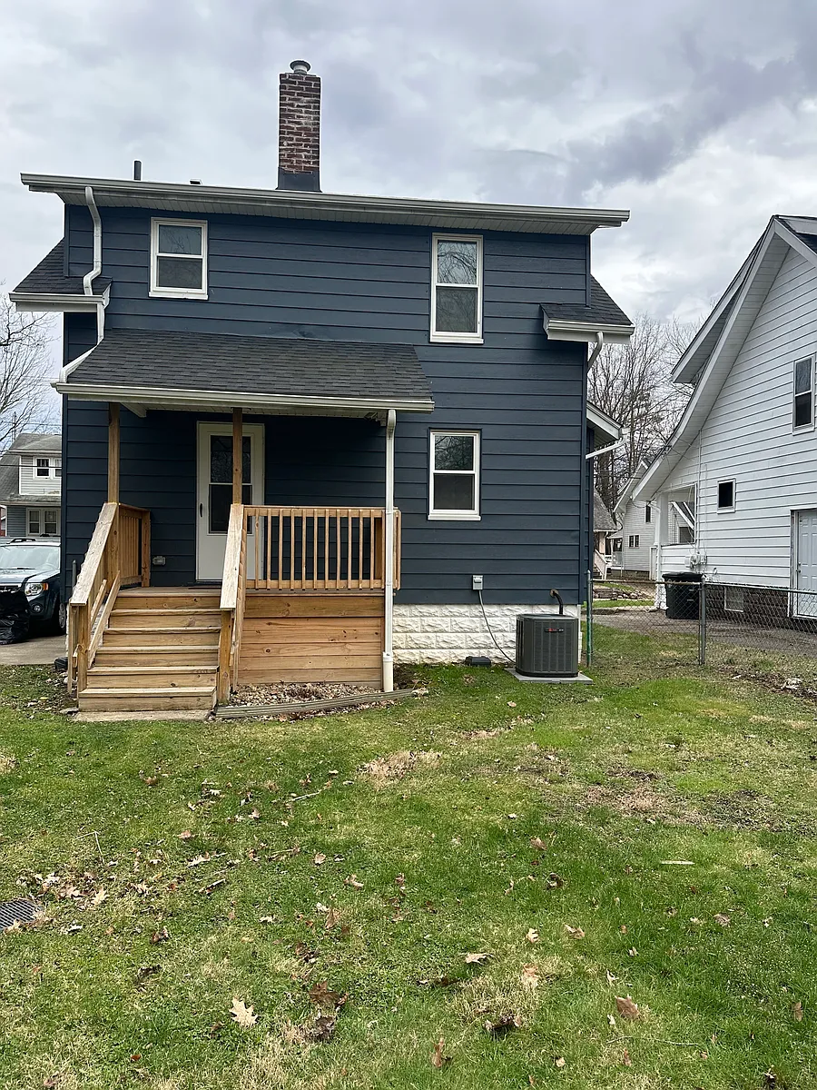 Building Photo - 137 E Emerling Ave