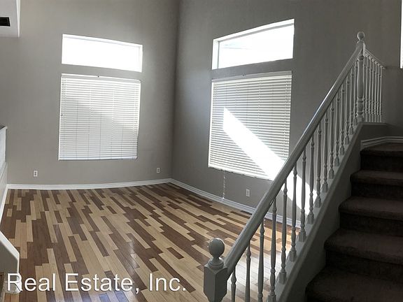 4th image of 1557 Tillman Falls Ave