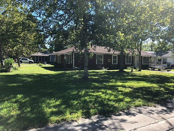 3rd image of 506 Elm St