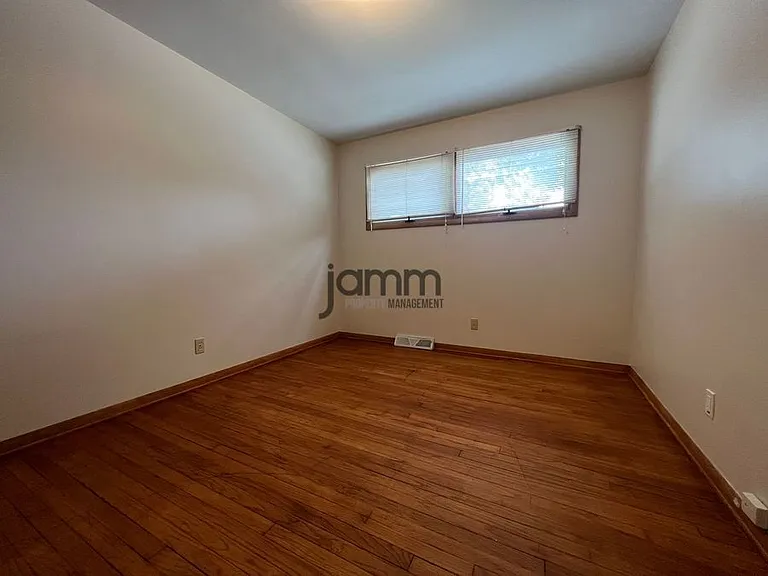 26200 Lakeshore Blvd #2 — Photo 12