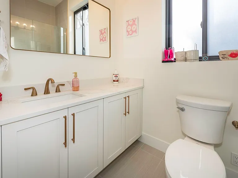 1858 Upland Dr — Photo 38
