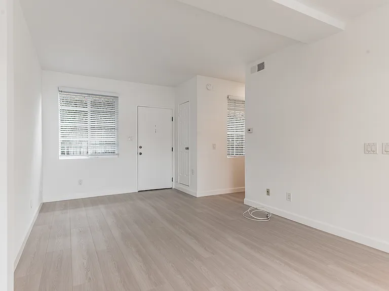 329 Sierra St #4 — Photo 2