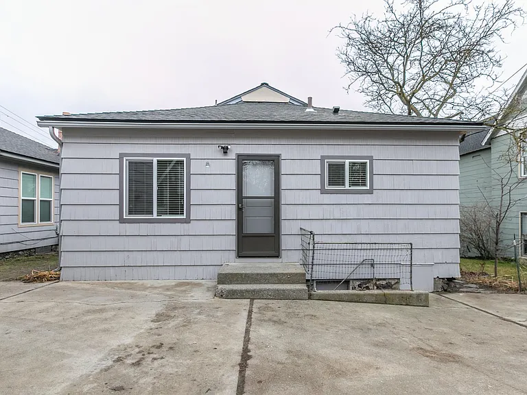 1823 W 1st Ave — Photo 17