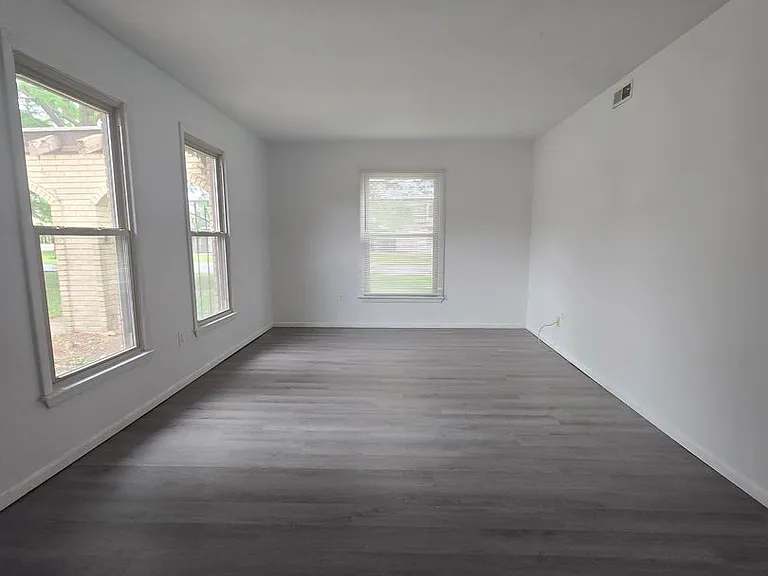 109 Sieville Ave #101 — Photo 3