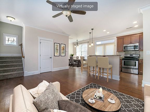 5th image of 505 Summerfield Pl