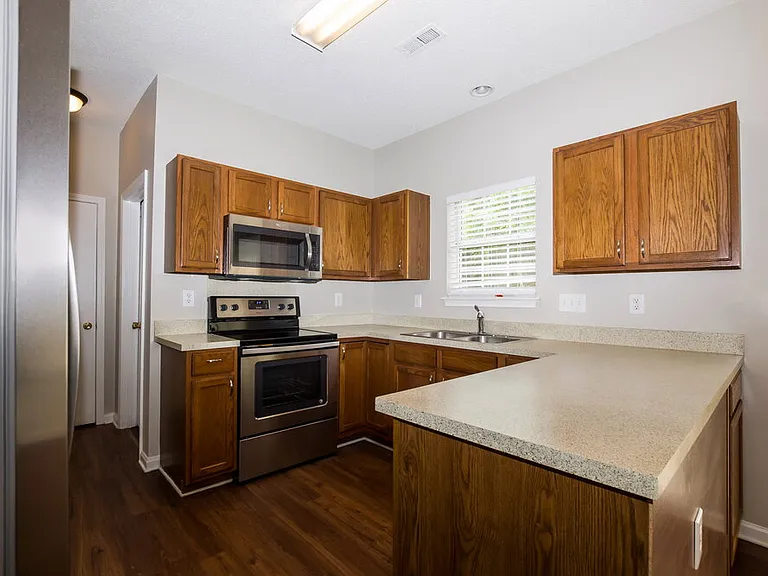 10415 Battle Ct — Photo 9