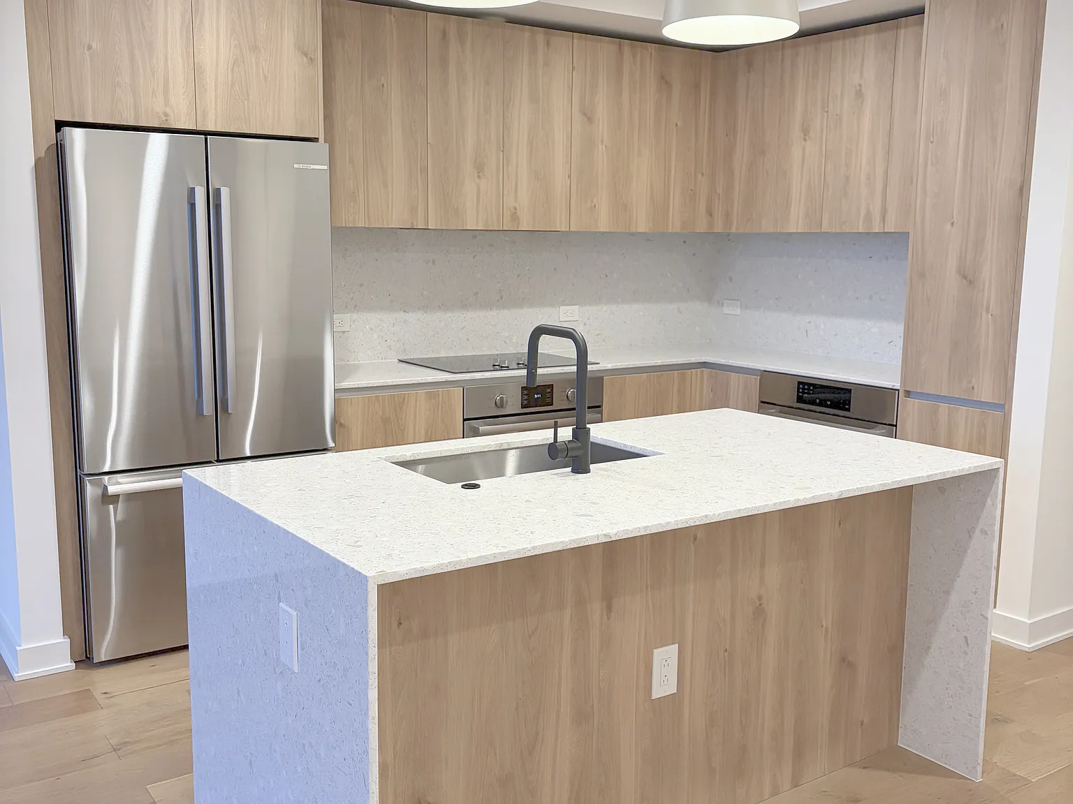 1 bed, 697 sqft, $2,850 — Photo 4