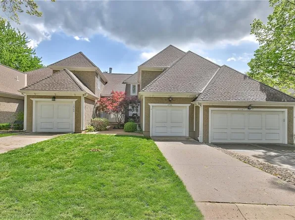 12566 Broadmoor St, Overland Park, KS 66209