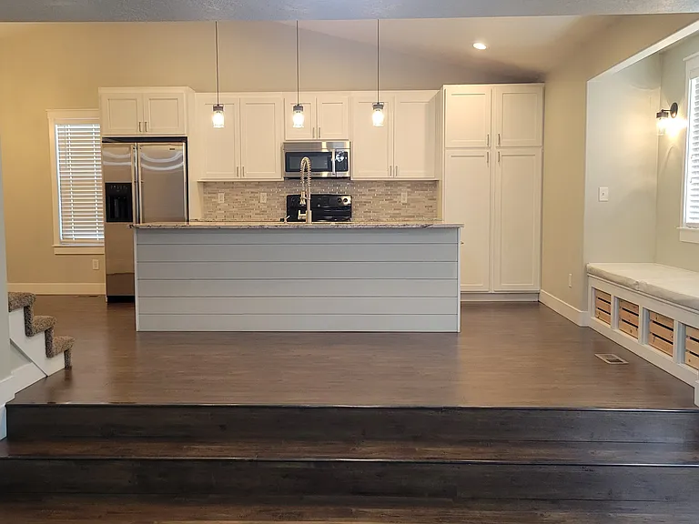 578 E 820 S — Photo 37