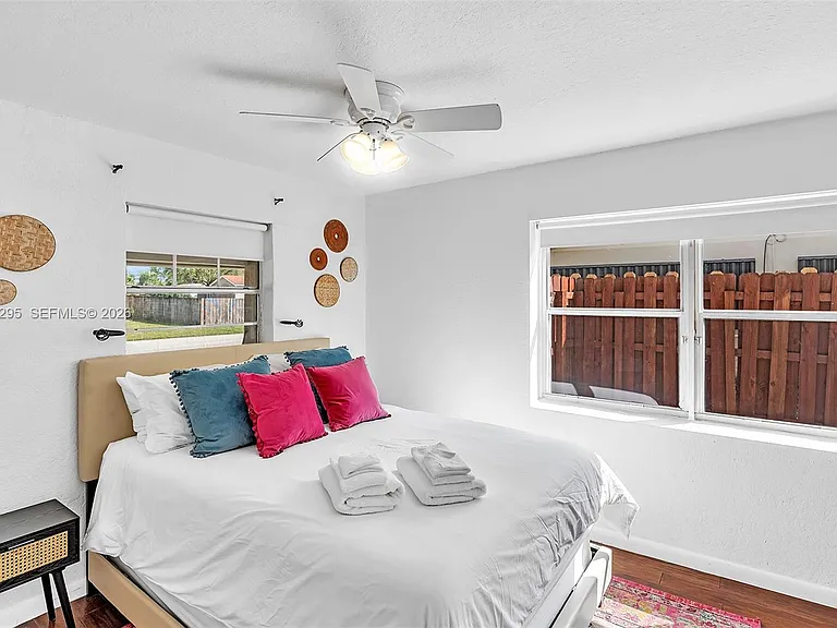 4633 SW 28th Ave — Photo 60